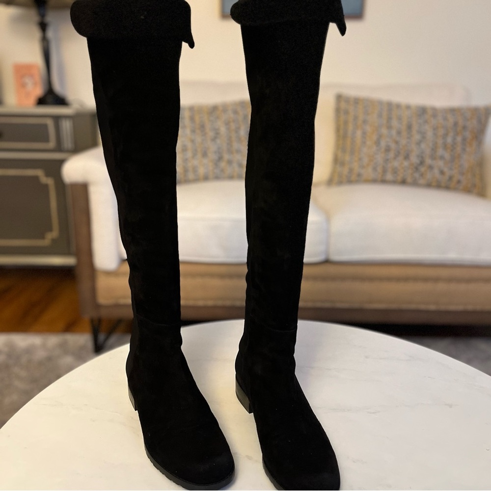 Stuart Weitzman A CLASSIC Timeless over the knee  boot! Size 7